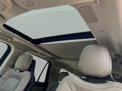 Used 2023 Lincoln Navigator L Reserve AWD/4WD image 26