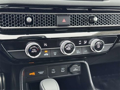 Used 2025 Honda Civic Sport image 26