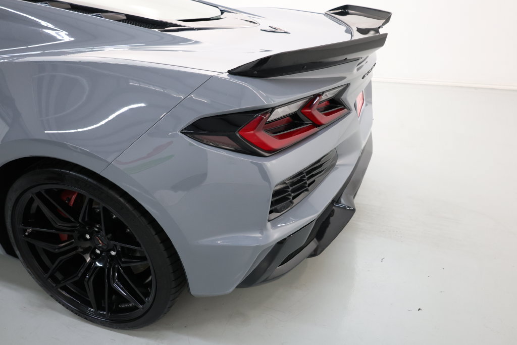 Used 2024 Chevrolet Corvette Z06 w/ Stealth Interior Trim Package RWD image 83