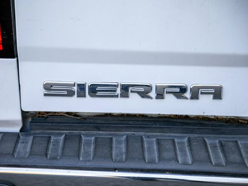 Used 2018 GMC Sierra 1500 2WD Regular Cab image 17