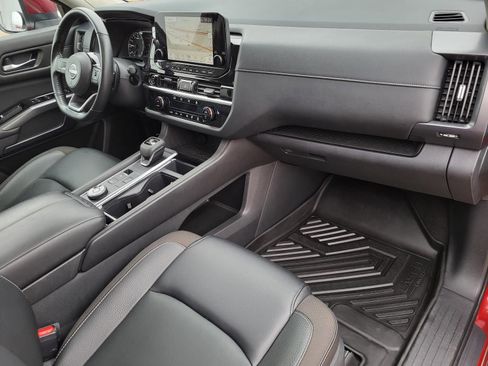 Certified 2023 Nissan Pathfinder SL w/ SL Premium Package image 14