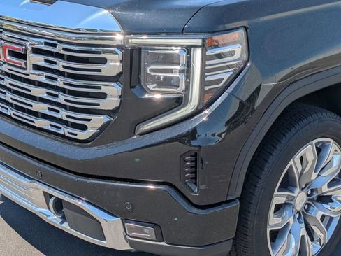Certified 2023 GMC Sierra 1500 Denali w/ Denali Reserve Package AWD/4WD image 9