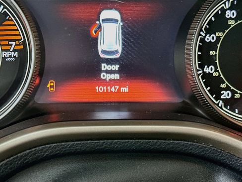 Used 2016 Jeep Cherokee Limited w/ Luxury Group FWD image 19
