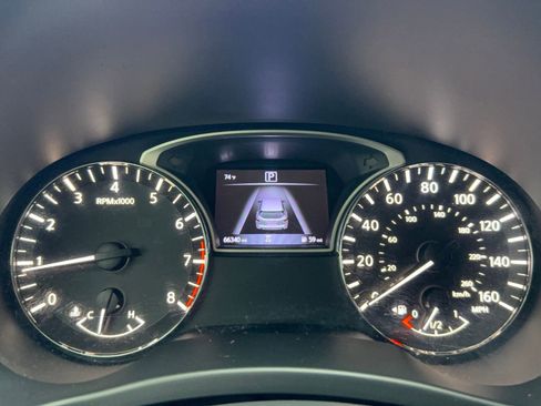 Used 2018 Nissan Pathfinder SV image 22