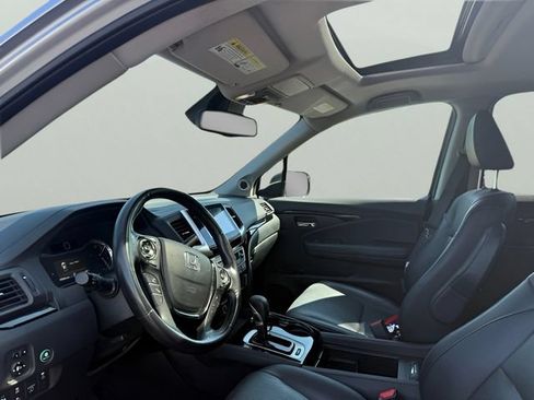 Used 2017 Honda Ridgeline RTL-E image 12
