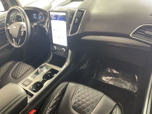 Used 2024 Ford Edge Titanium image 26