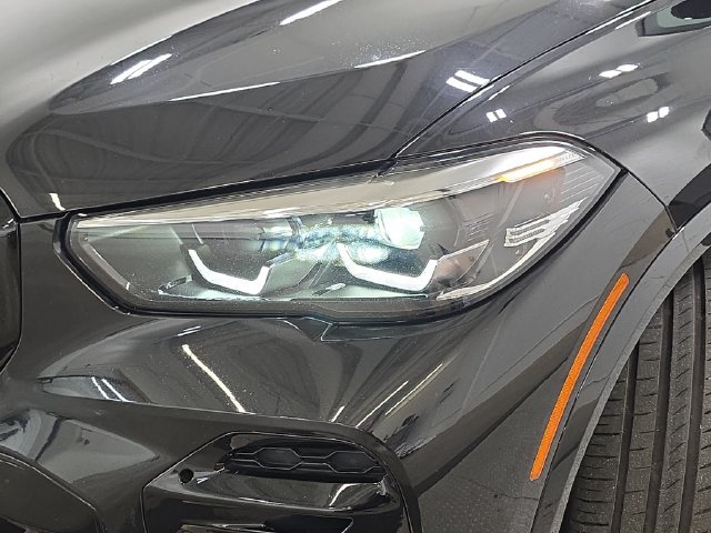 Used 2022 BMW X5 xDrive40i w/ M Sport Package AWD/4WD image 31