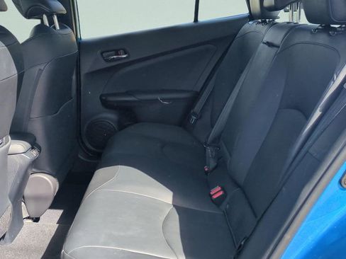 Used 2022 Toyota Prius XLE image 11