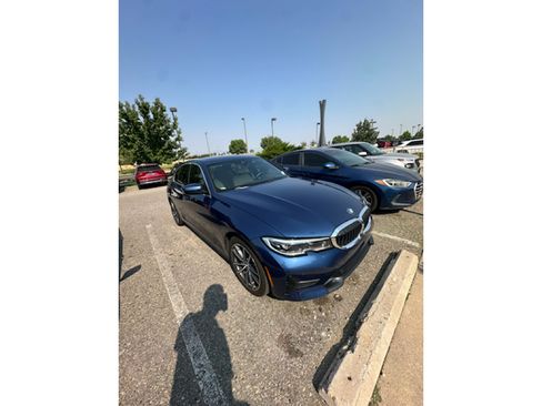 Used 2021 BMW 330e xDrive w/ Premium Package AWD/4WD image 4