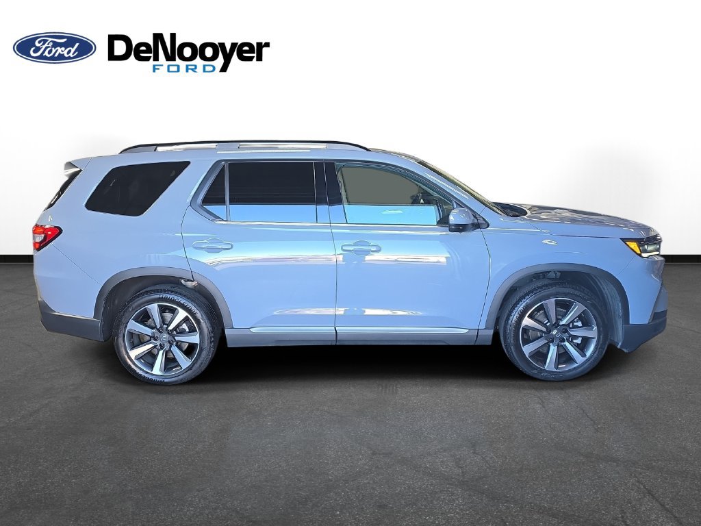 Used 2025 Honda Pilot Elite image 4