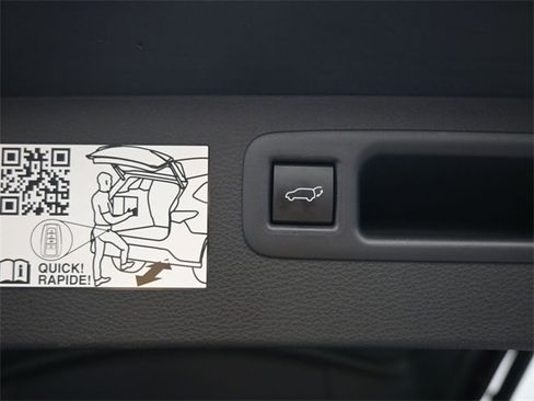 Used 2023 Toyota Highlander Bronze Edition image 29