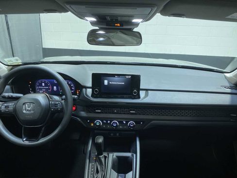Used 2023 Honda Accord EX image 10