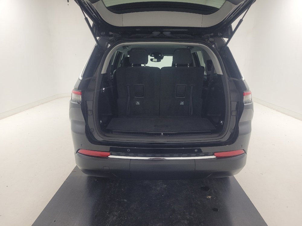 Used 2023 Jeep Grand Cherokee L Laredo AWD/4WD image 29