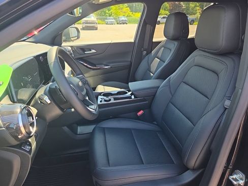 New 2026 Chevrolet Equinox LT w/ Convenience Package II FWD image 10
