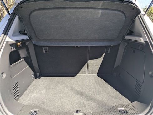 Used 2019 Chevrolet Trax LT w/ LT Convenience Package image 13