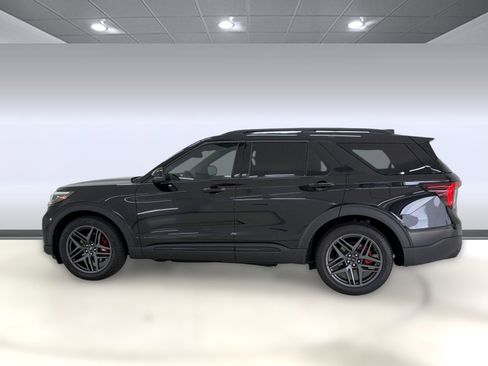 Certified 2025 Ford Explorer ST image 26