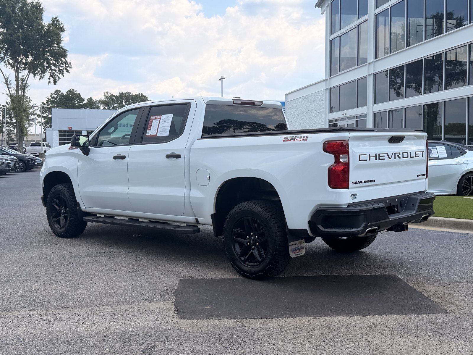 Used 2022 Chevrolet Silverado 1500 Custom Trail Boss w/ LPO, Dark Essentials Package AWD/4WD image 10