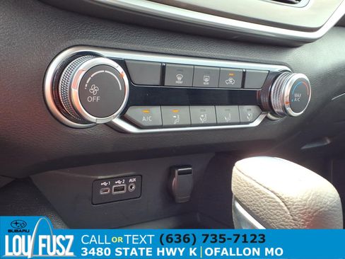 Used 2025 Nissan Altima 2.5 SV FWD image 14