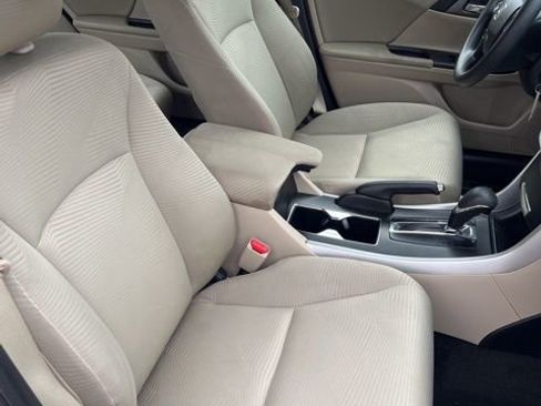 Used 2015 Honda Accord LX image 15