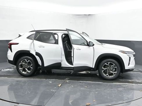 New 2026 Chevrolet Trax LT w/ Driver Confidence Package image 57