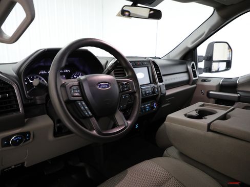 Used 2020 Ford F250 XLT image 10