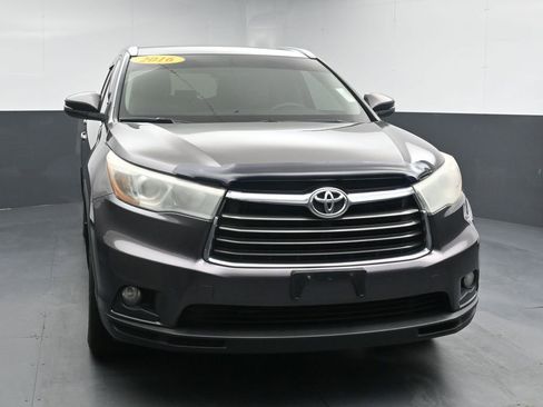 Used 2016 Toyota Highlander XLE AWD/4WD image 3
