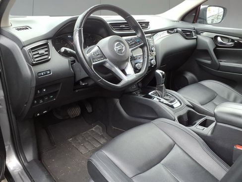 Used 2022 Nissan Rogue Sport SL w/ Premium Package image 10