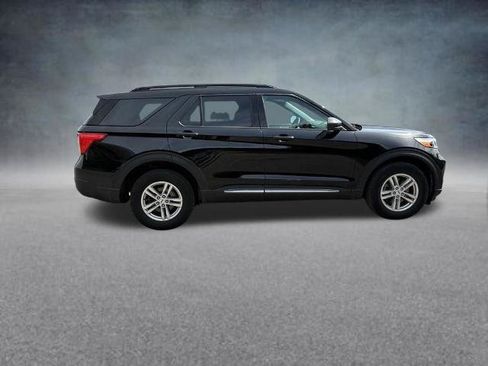 Certified 2023 Ford Explorer XLT AWD/4WD image 7