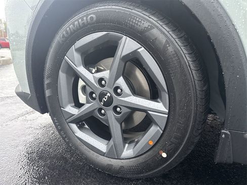 New 2025 Kia K4 LXS image 8