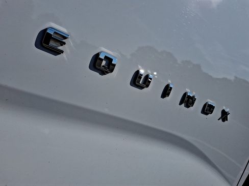 Used 2025 Chevrolet Equinox LT w/ Safety and Technology Package FWD image 24