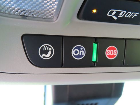 Used 2022 Chevrolet Equinox LT AWD/4WD image 17