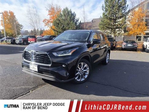 Used 2020 Toyota Highlander Limited image 1