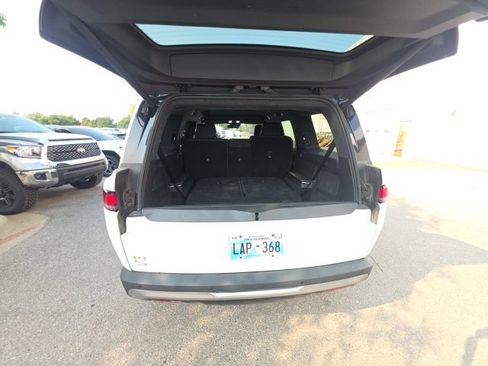 Used 2023 Rivian R1S Adventure AWD/4WD image 32