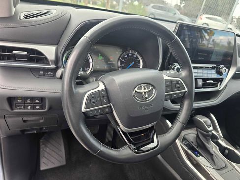 Used 2022 Toyota Highlander Platinum image 28