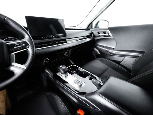 Used 2025 Mitsubishi Outlander ES FWD image 32