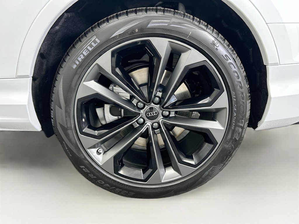 Used 2026 Audi Q7 3.0T Premium Plus AWD/4WD image 32