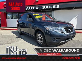 Used 2014 Nissan Pathfinder S image 1