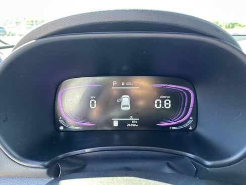 Used 2025 Kia Soul LX w/ LX Technology Package FWD image 24
