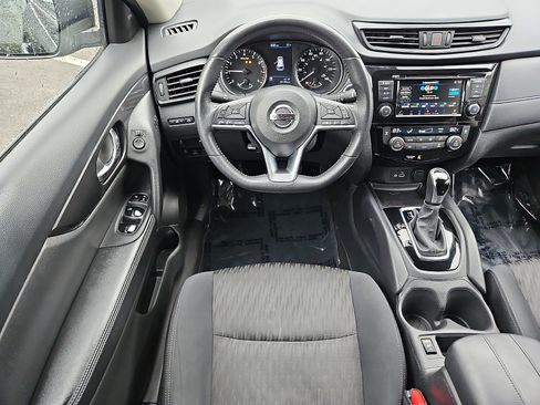 Used 2018 Nissan Rogue SV w/ Premium Package AWD/4WD image 11