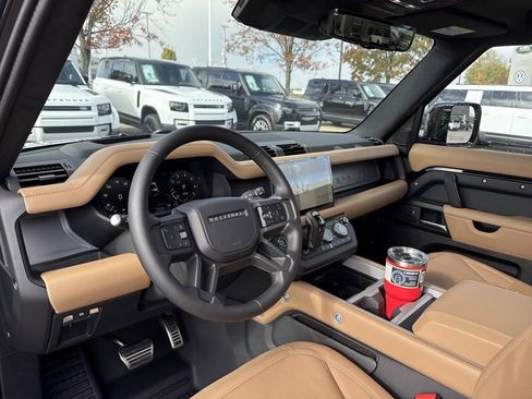 New 2025 Land Rover Defender 90 V8 image 11