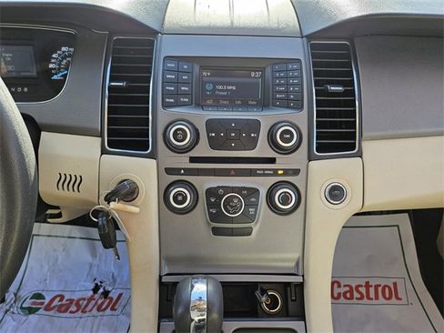 Used 2018 Ford Taurus SE image 21