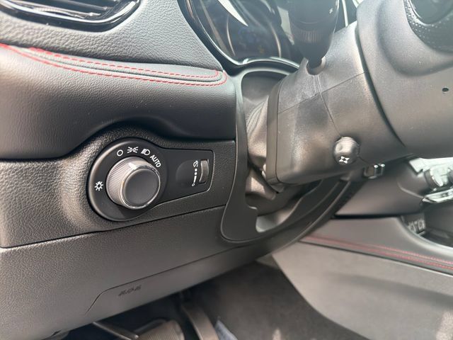 Used 2025 Dodge Durango R/T AWD/4WD image 9