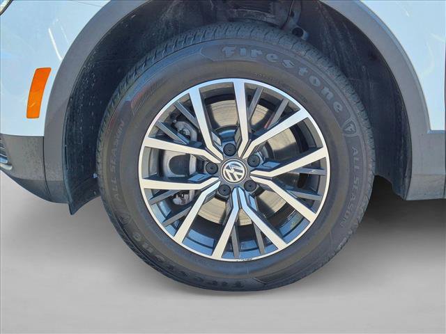 Used 2020 Volkswagen Tiguan SE w/ Panoramic Sunroof Package FWD image 21