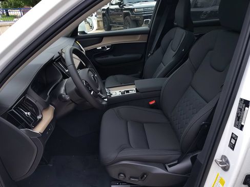 New 2026 Volvo XC90 T8 Plus w/ Protection Package Premier AWD/4WD image 22