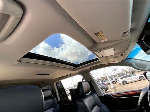 Used 2019 Lexus LX 570 4WD w/ Luxury Package image 14