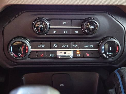 Used 2022 Ford Bronco Wildtrak AWD/4WD image 19
