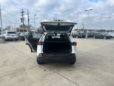 Used 2022 Toyota RAV4 XLE image 20