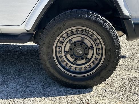 Used 2023 Jeep Wrangler Sahara image 20