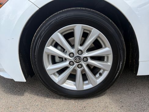 Used 2024 Toyota Corolla LE w/ LE Convenience Package FWD image 24