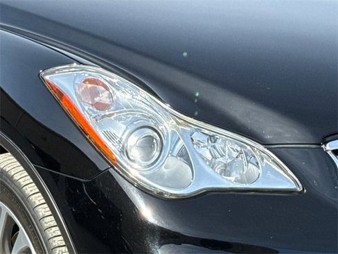 Used 2017 INFINITI QX50 2WD w/ Deluxe Touring Package image 4